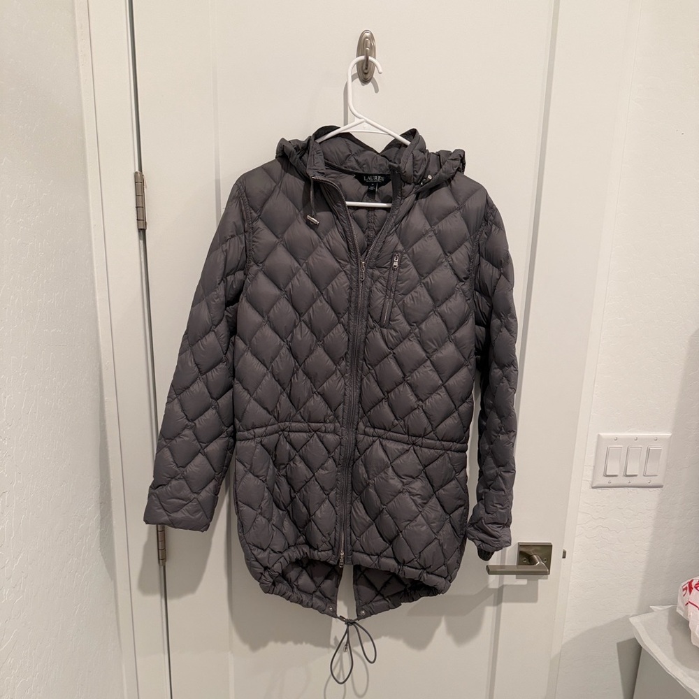 Lauren Ralph Lauren Gray Quilted Down packable Jacket 
Size Medium